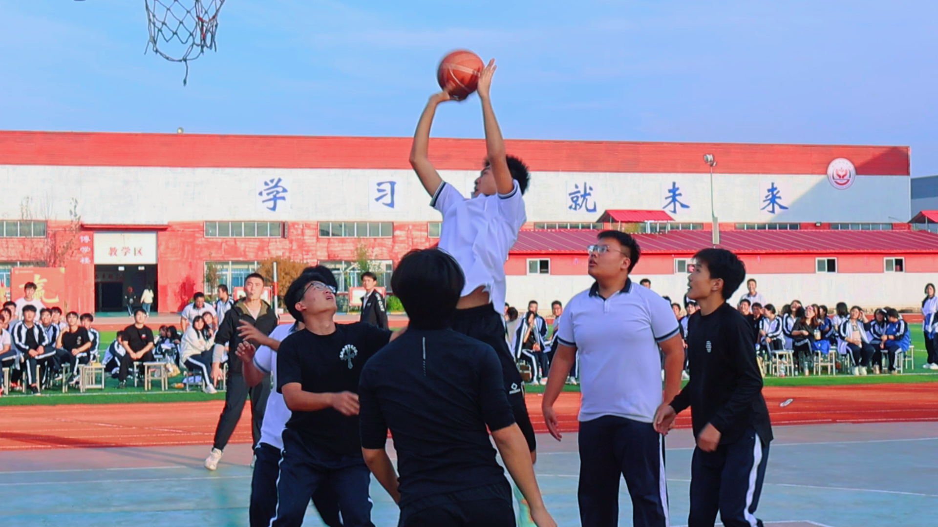 燃动金秋，逐梦赛场—衡水清北职业高级中学秋季运动会圆满落幕